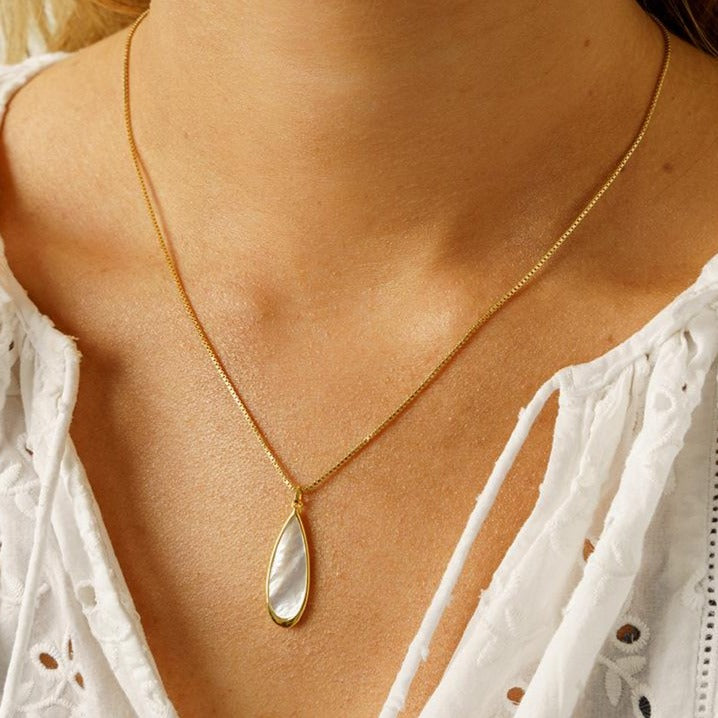 LUXE MOTHER OF PEARL PENDANT