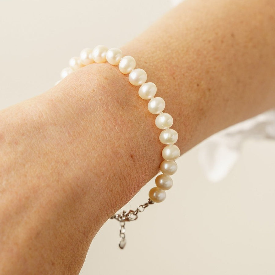 CLASSIC PEARL BRACELET